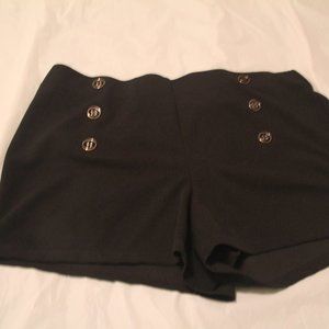 Shorts black with front decorative buttons. Sz 2X. Messini brand. Like new.